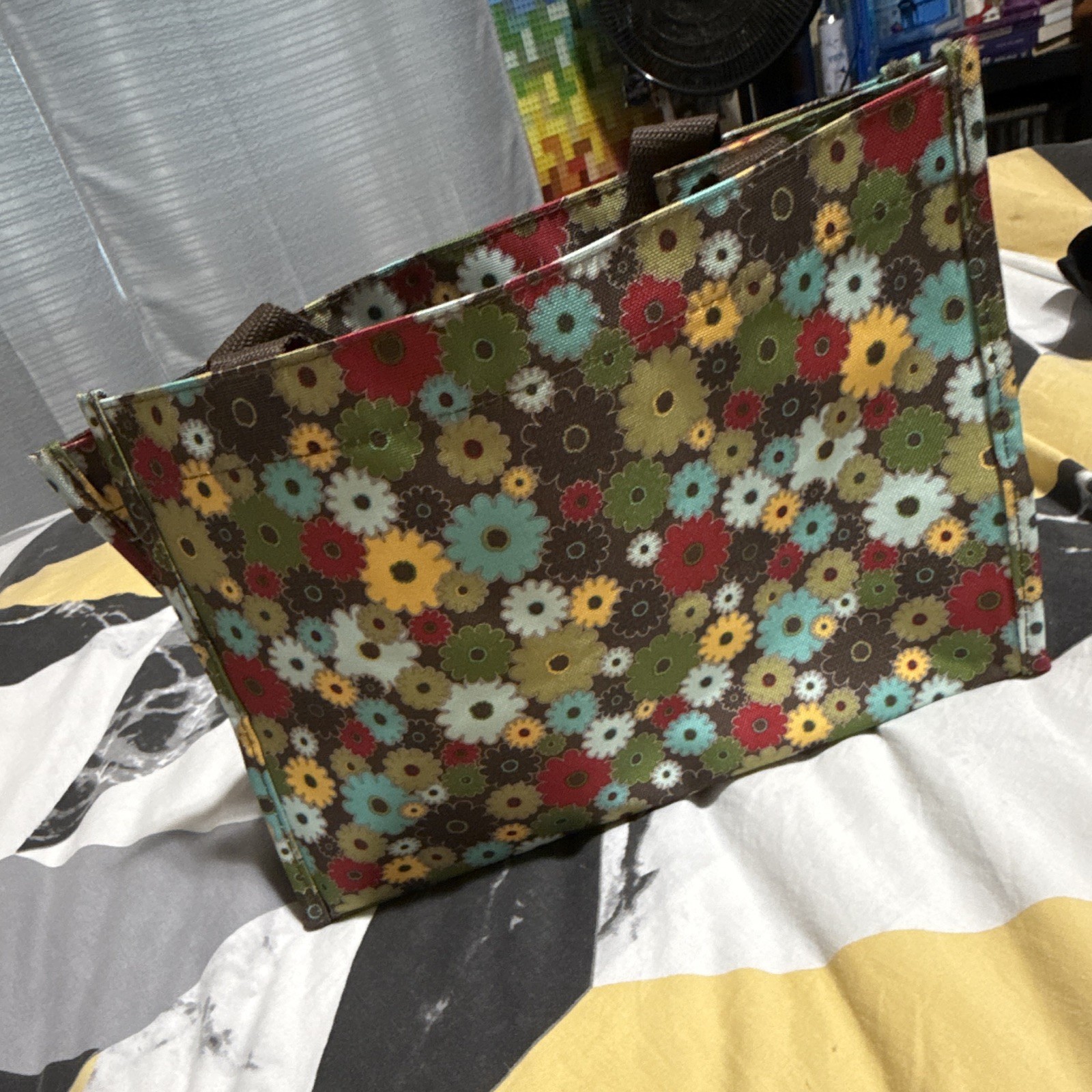 Thirty-One Gifts small utility tote “Floral Daisy” or “Windsor Bouquet” pattern