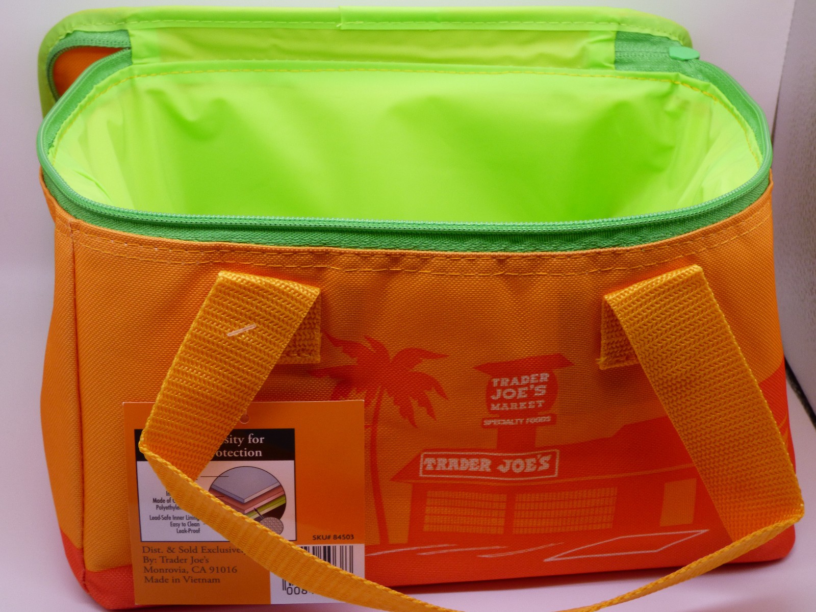 Trader Joe’s – Mini Insulated Bag – Orange/Green – 10″ x 6″ x 6″ – 1.5 gal