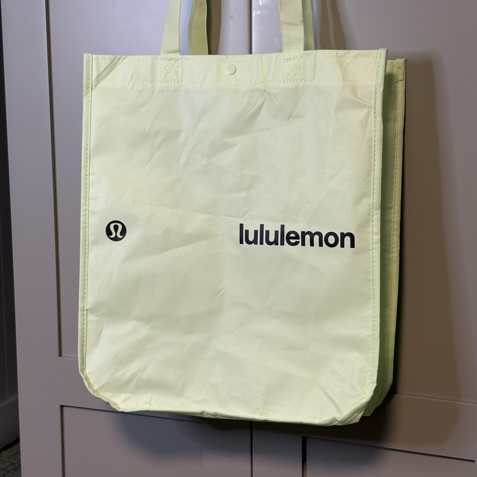 Lululemon Large Reusable Shopping Tote Lunch Bag Lime Green Neon Yellow 16×14