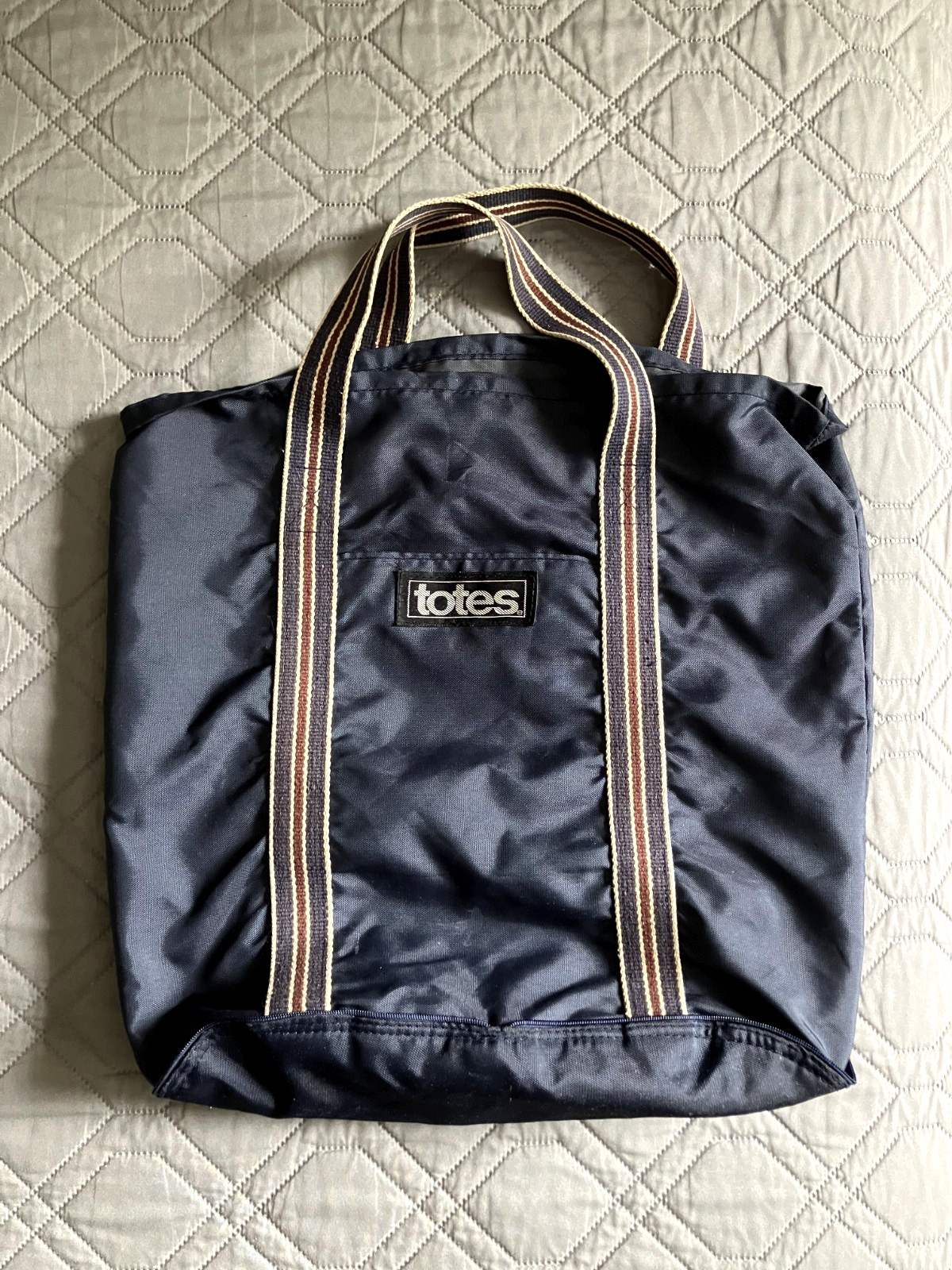 Totes – Retro Blue Nylon Reusable Shopping Bag w/ Foldable Compact Enclosure
