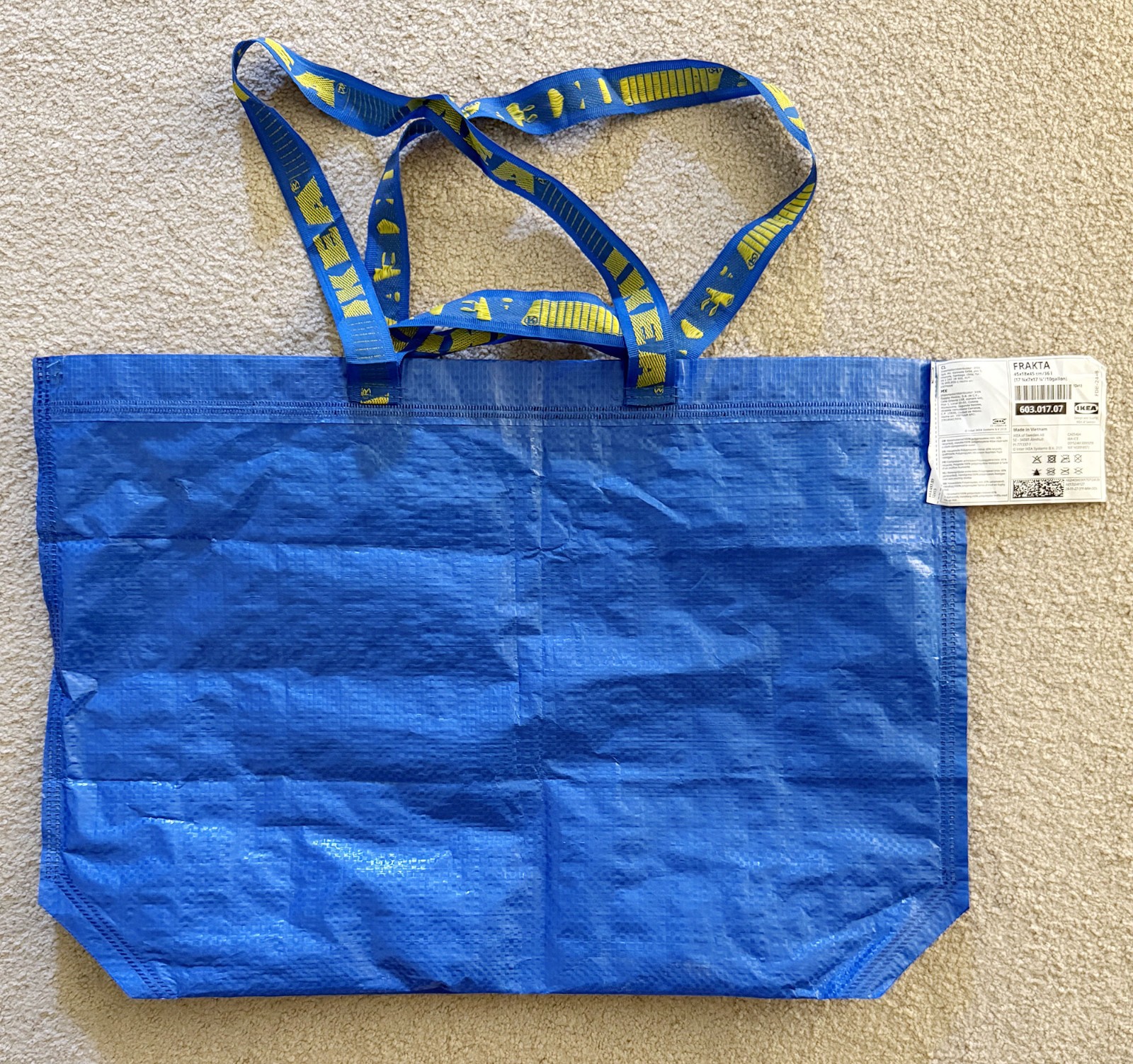 Ikea FRAKTA 10-Gallon 17-3/4″ x 17-3/4″ x 7″ Shopping Bag 603.071.07