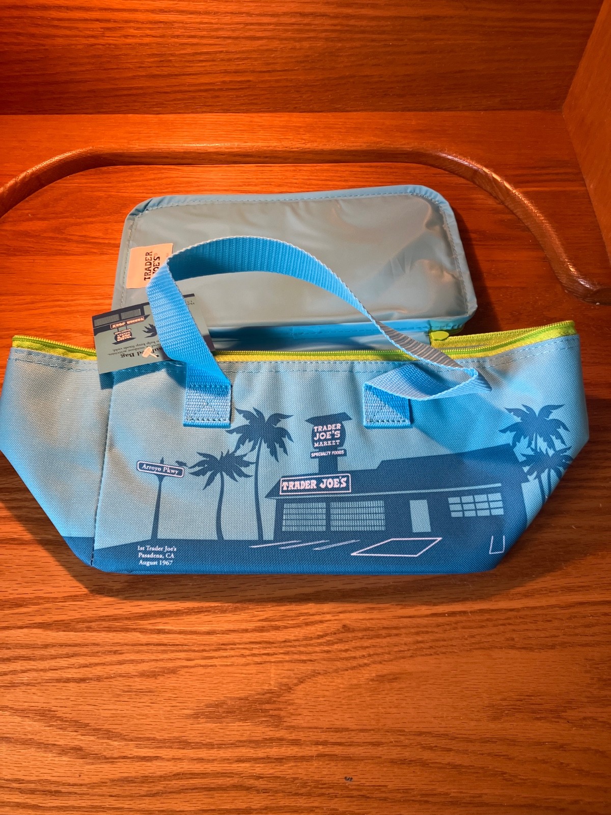 Trader Joe’s Mini Insulated BAG /TOTE BLUE. LIMITED SOLD OUT IN ALL STORES WOW