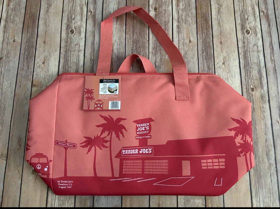Trader Joe’s LARGE Reusable Insulated Cooler Tote Bag 8 Gal Peach