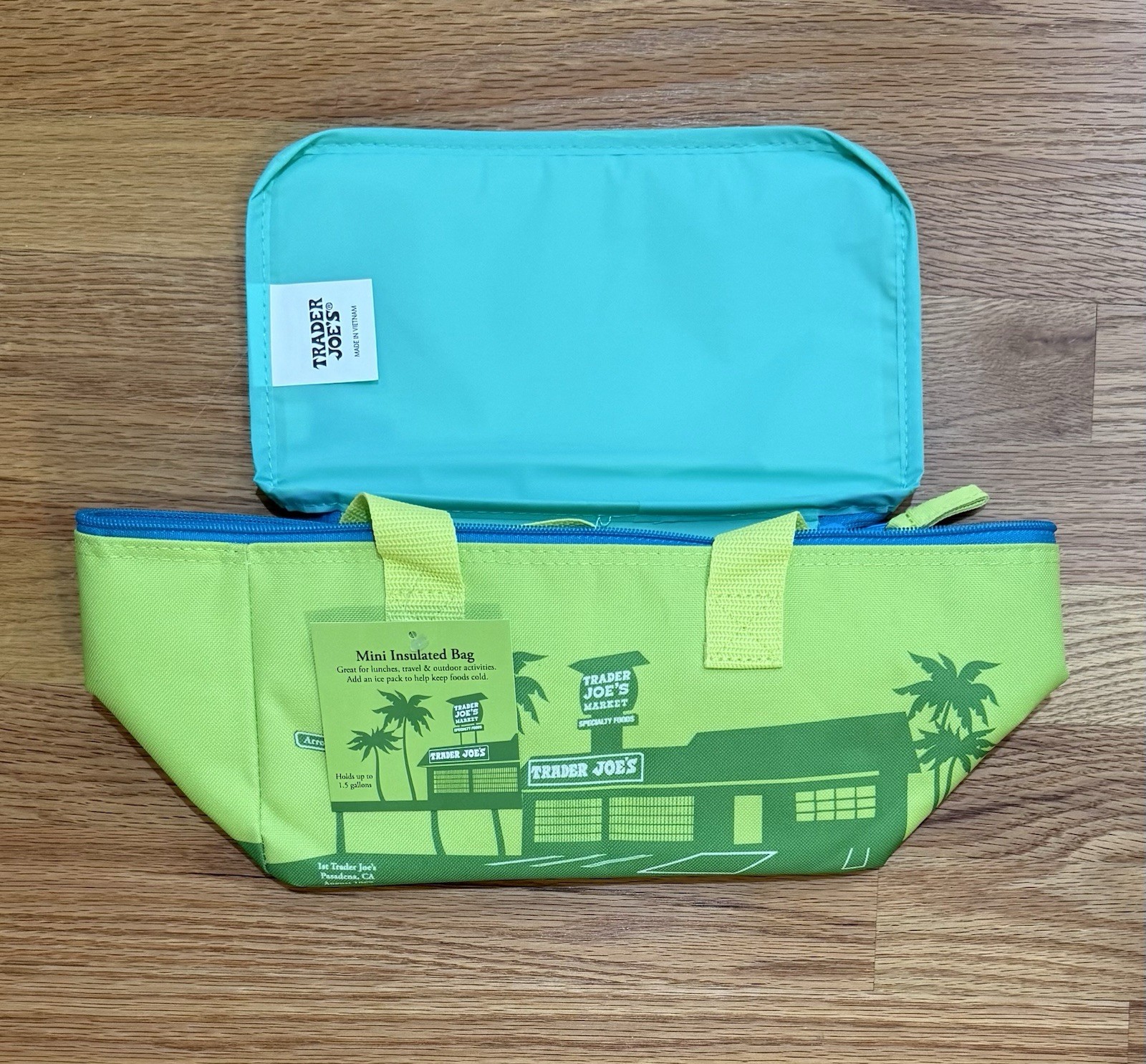 Trader Joe’s NEW Summer Mini Insulated Lunch Tote Bag Set of 2, NWT