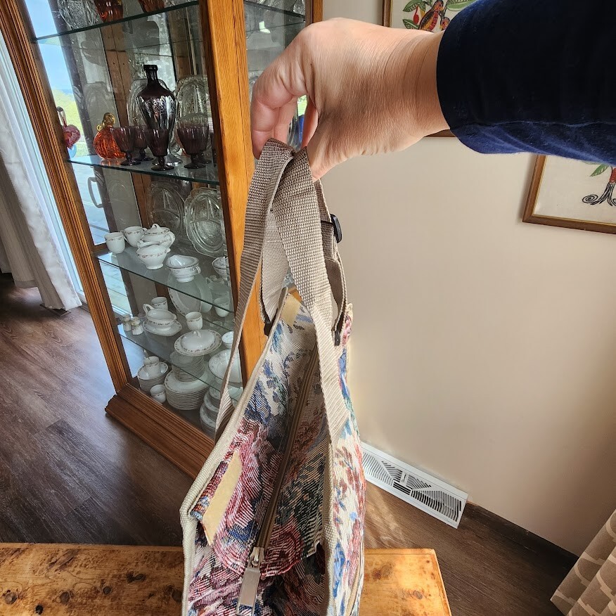 Floral Tapestry Shopping Travel Tote Bag With Wheels Foldable Collapsible 21″EUC