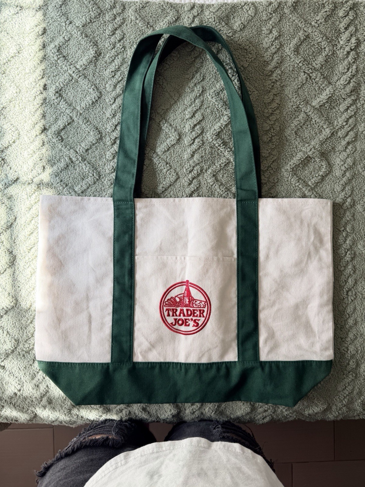 Trader Joe’s Canvas Foldable Tote Bag Green White Solid 14-1/5Hx20-1/2Lx6-1/2W