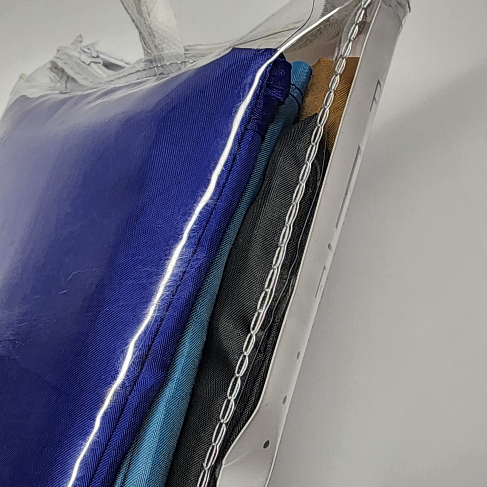 4 Pack Reusable Folding Shipping Bags 4 Different Colors – 26in x 18.5in