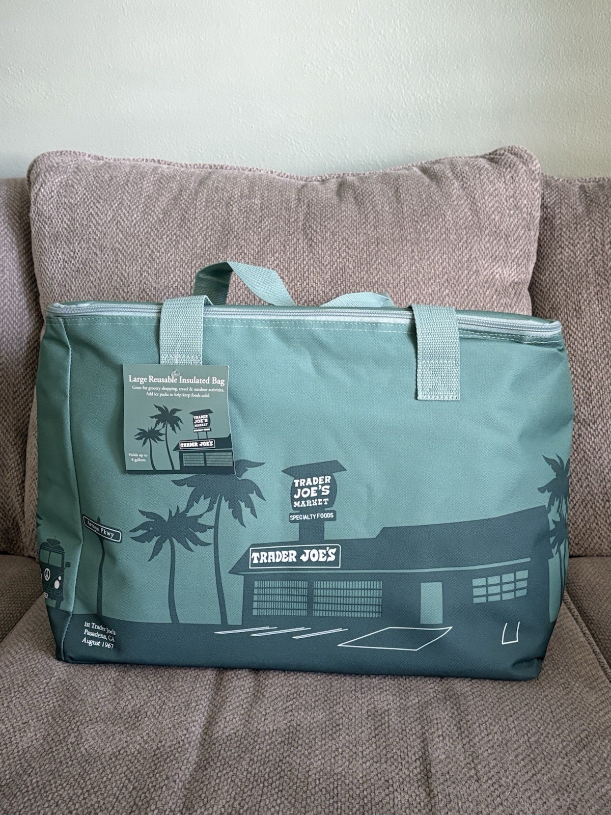 Trader Joe’s Large Bag 8 Gal Insulated Dust New. Green Bag