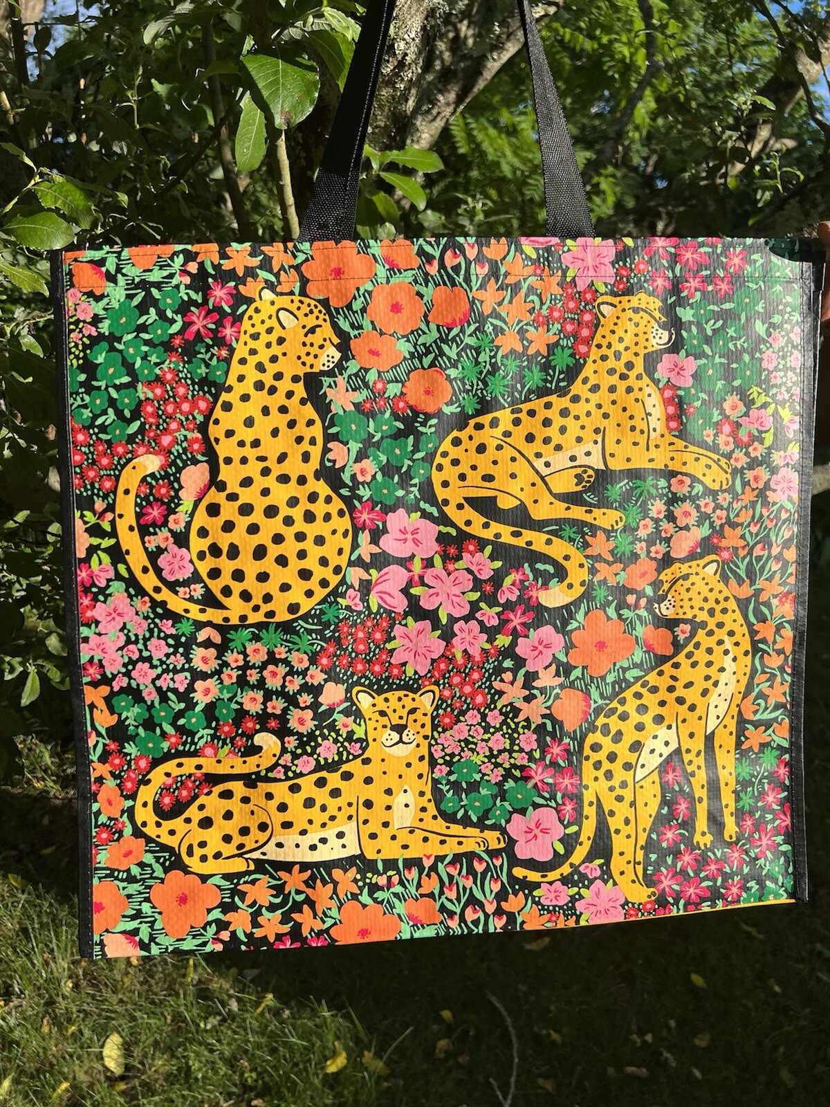REUSABLE SHOPPING TRAVEL TOTE BAG LEOPARDS ECO FRIENDLY TJMAXX NEW