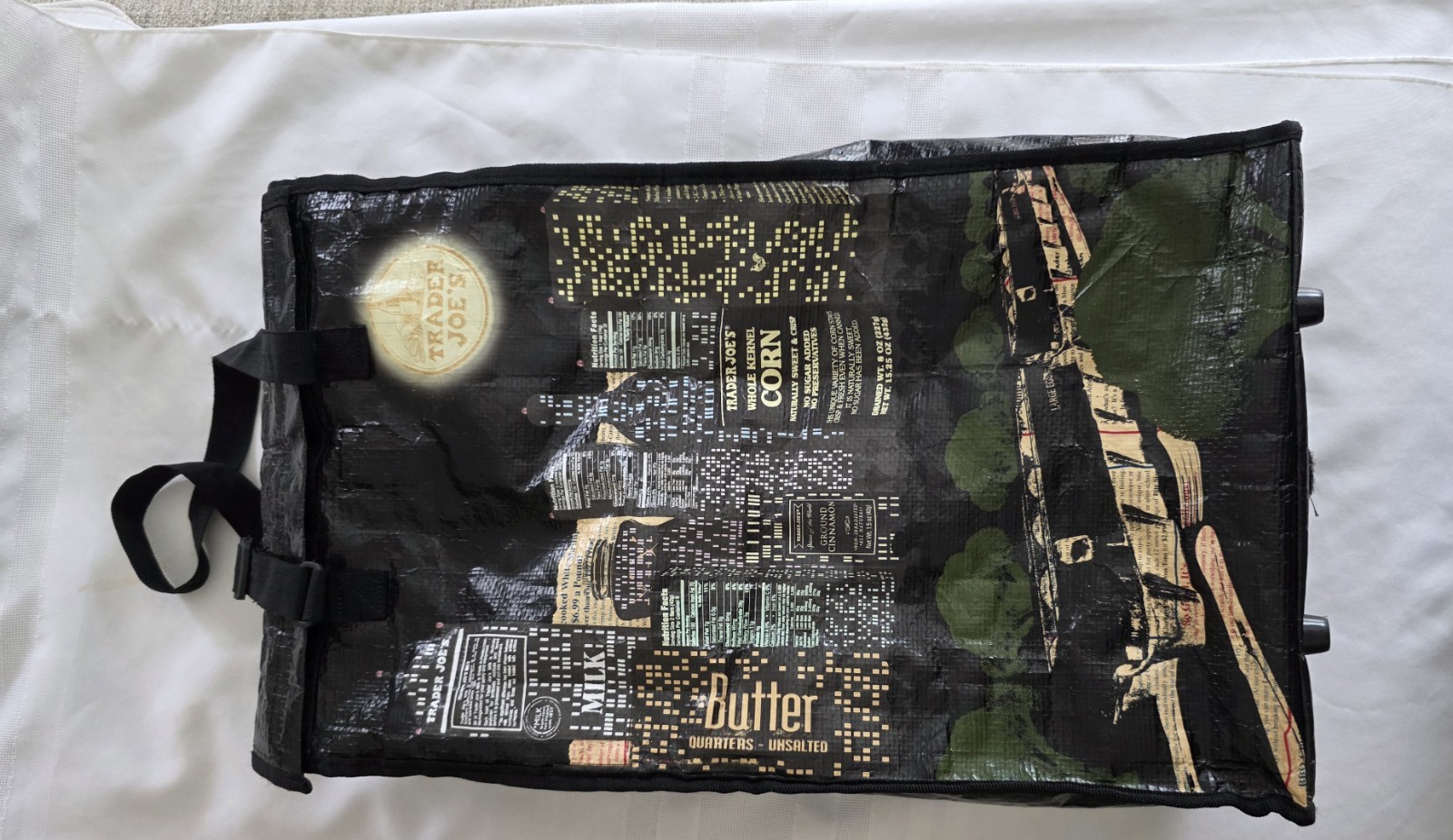 Trader Joe’s Rare & Discontinued Insulated Nocturne Night View Roller Tote Bag