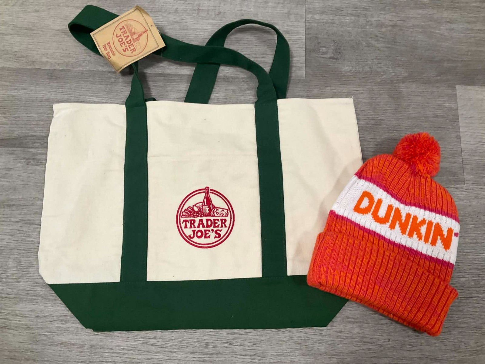 Trader Joe’s GREEN Reusable Canvas Tote Bag Size Large & DUNKIN KNIT HAT NEW