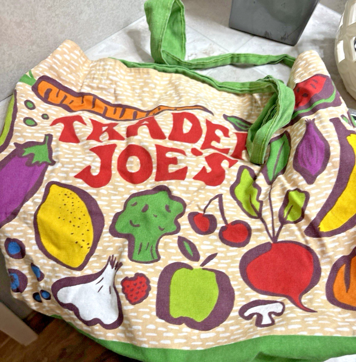 Trader Joe’s Grocery Tote Canvas Bag Vegetables & Fruit Retired