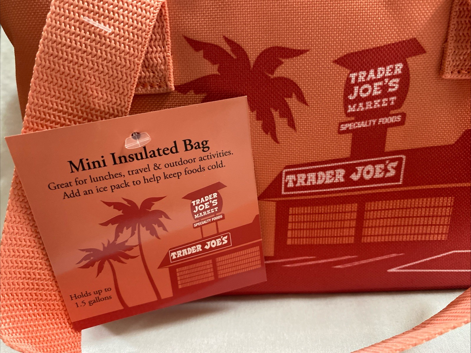 Trader Joe’s PEACH Mini Insulated Lunch Bag Tote Limited Series-1.5 gal- NEW