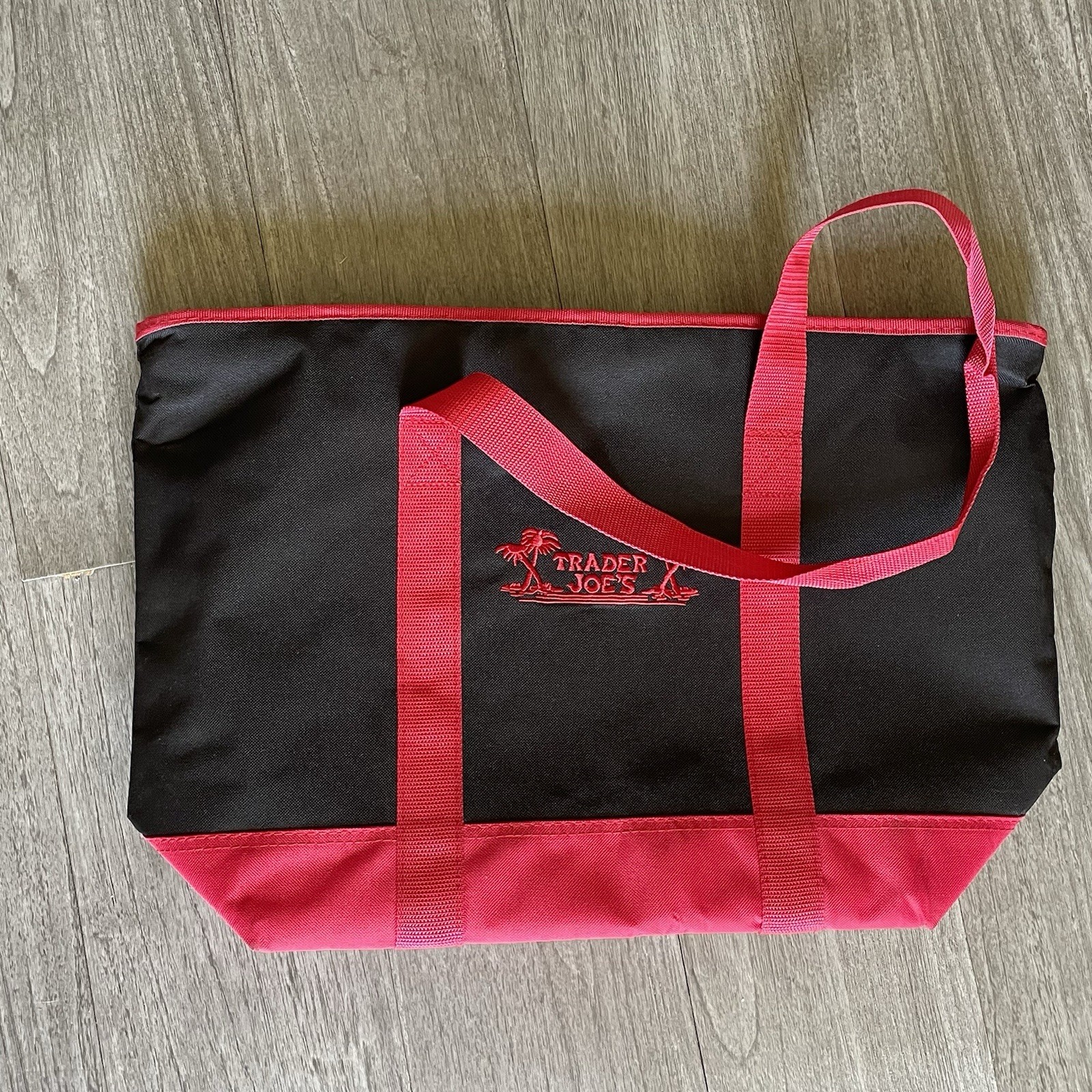 Trader Joe’s Insulated Reusable Bag Tote Red Black Shop 7 Gallon XL Capacity NWT