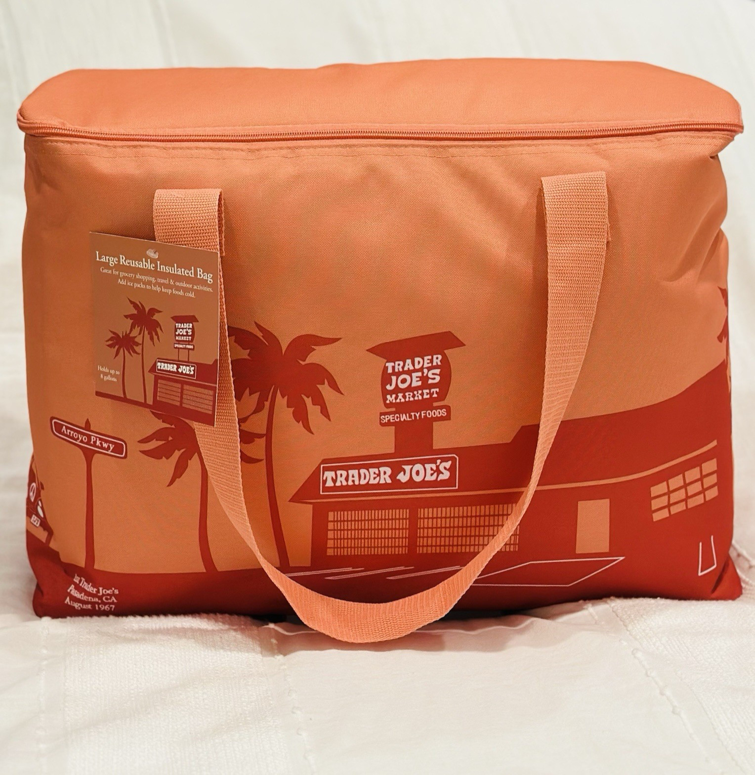 Trader Joe LARGE REUSABLE INSULATED BAG Cooler 8 Gallon PEACH Beach Picnic Tote
