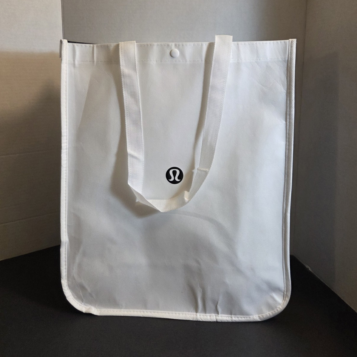 Lululemon Large White and Black Reusable Tote Bag NEW !