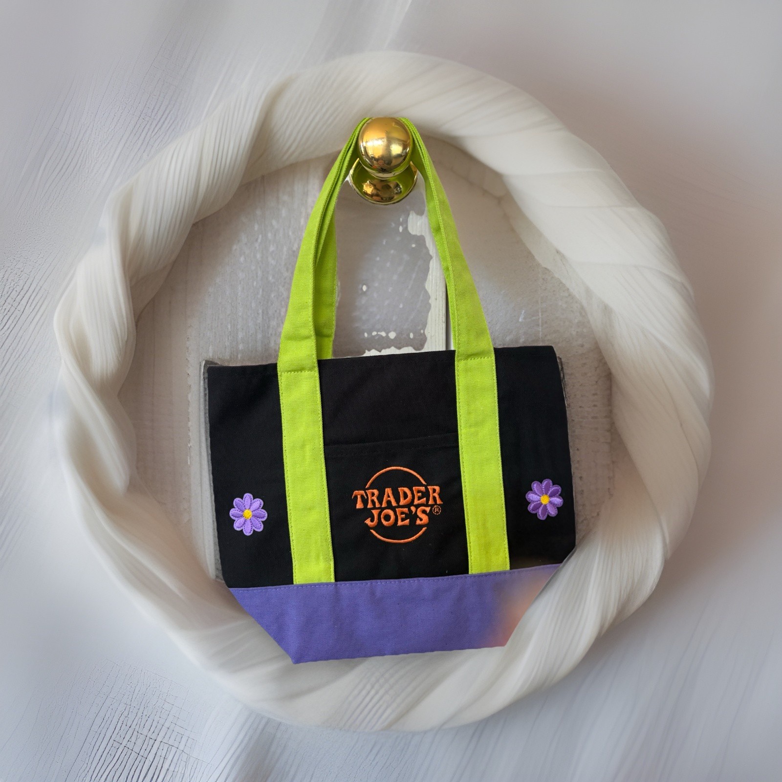 Trader Joe’s One Mini Bag Embroidery Special 4 Flowers 🌺