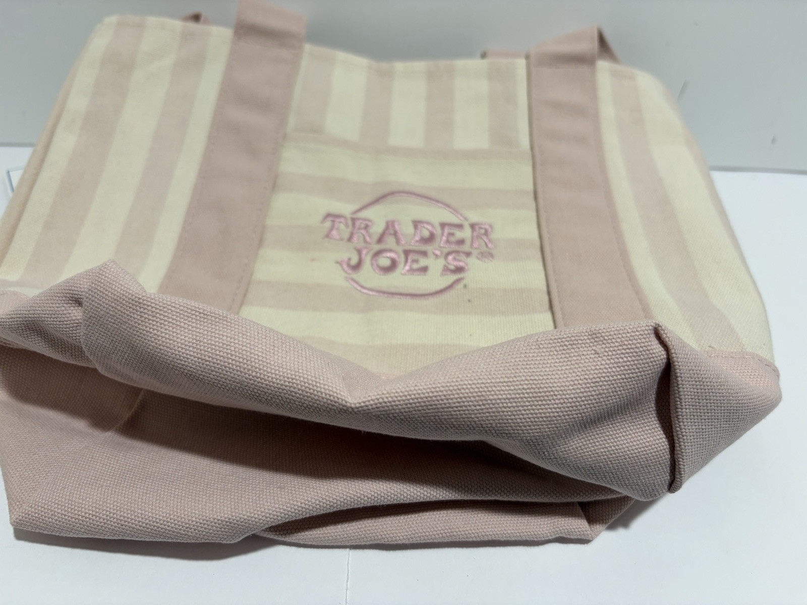 TRADER JOE’S PINK PASTEL STRIPE CANVAS TOTE BAG LIMITED EDITION NEW w/TAG 2026