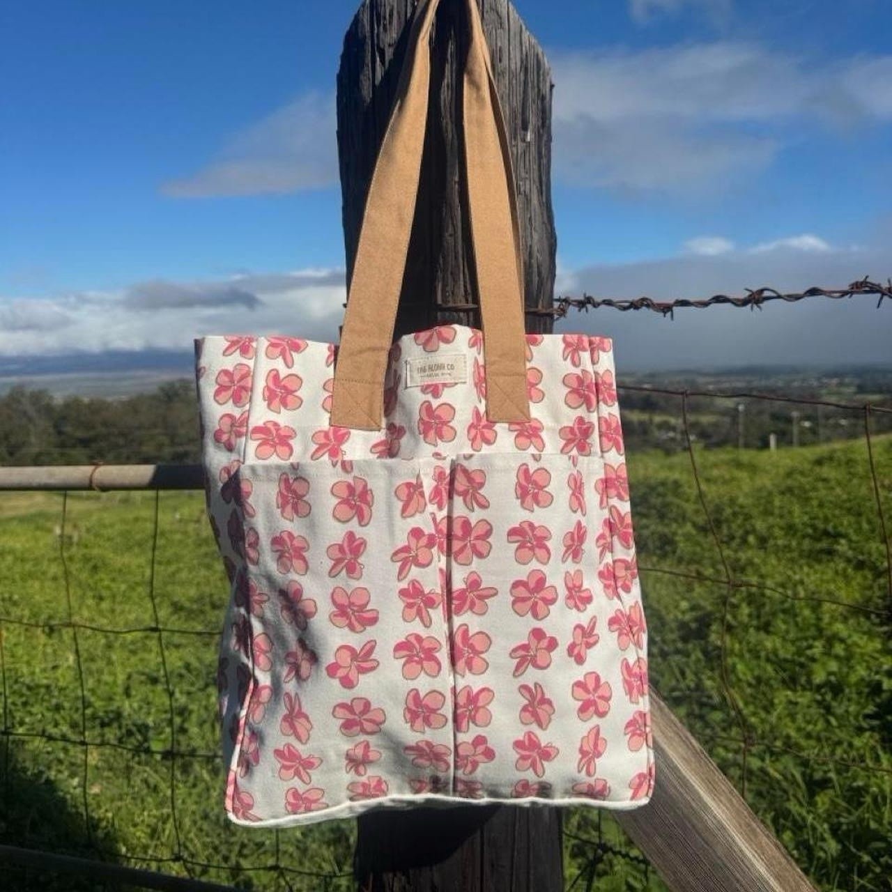 NWT Whole Foods Tag Aloha Pink Plumeria Hawaii Exclusive Large Shopping Tote Bag