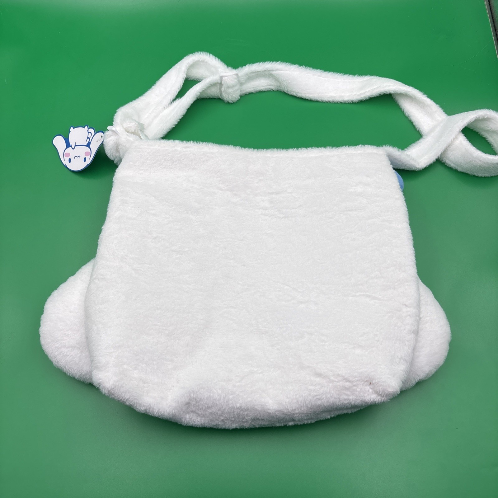 Cinnamoroll Tote Bag Face-Shaped Fuzzy Sanrio 12″ x 12″ New with Tags.