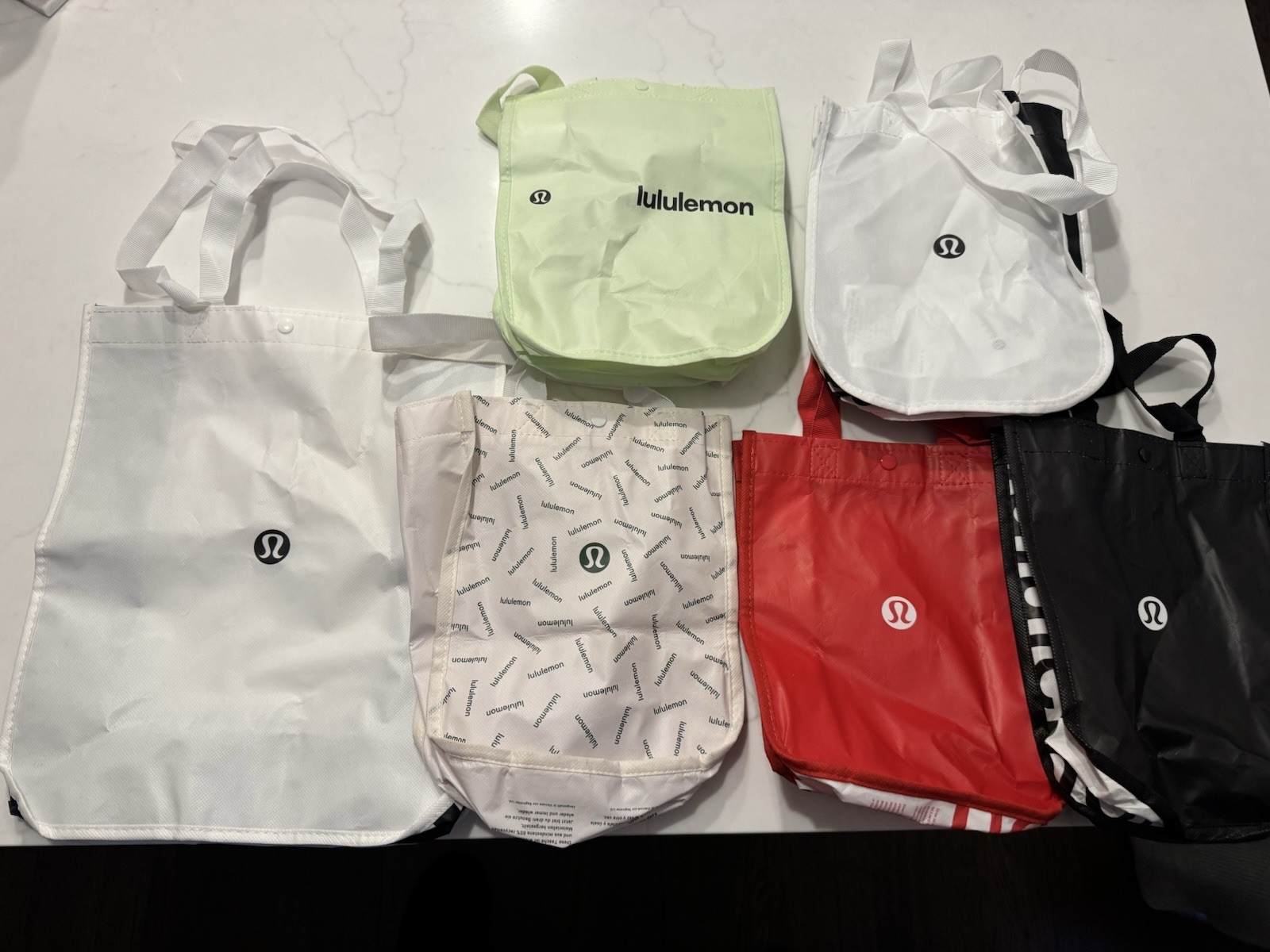 lululemon shopping bag lot Of (6) 5 Small 1 Big