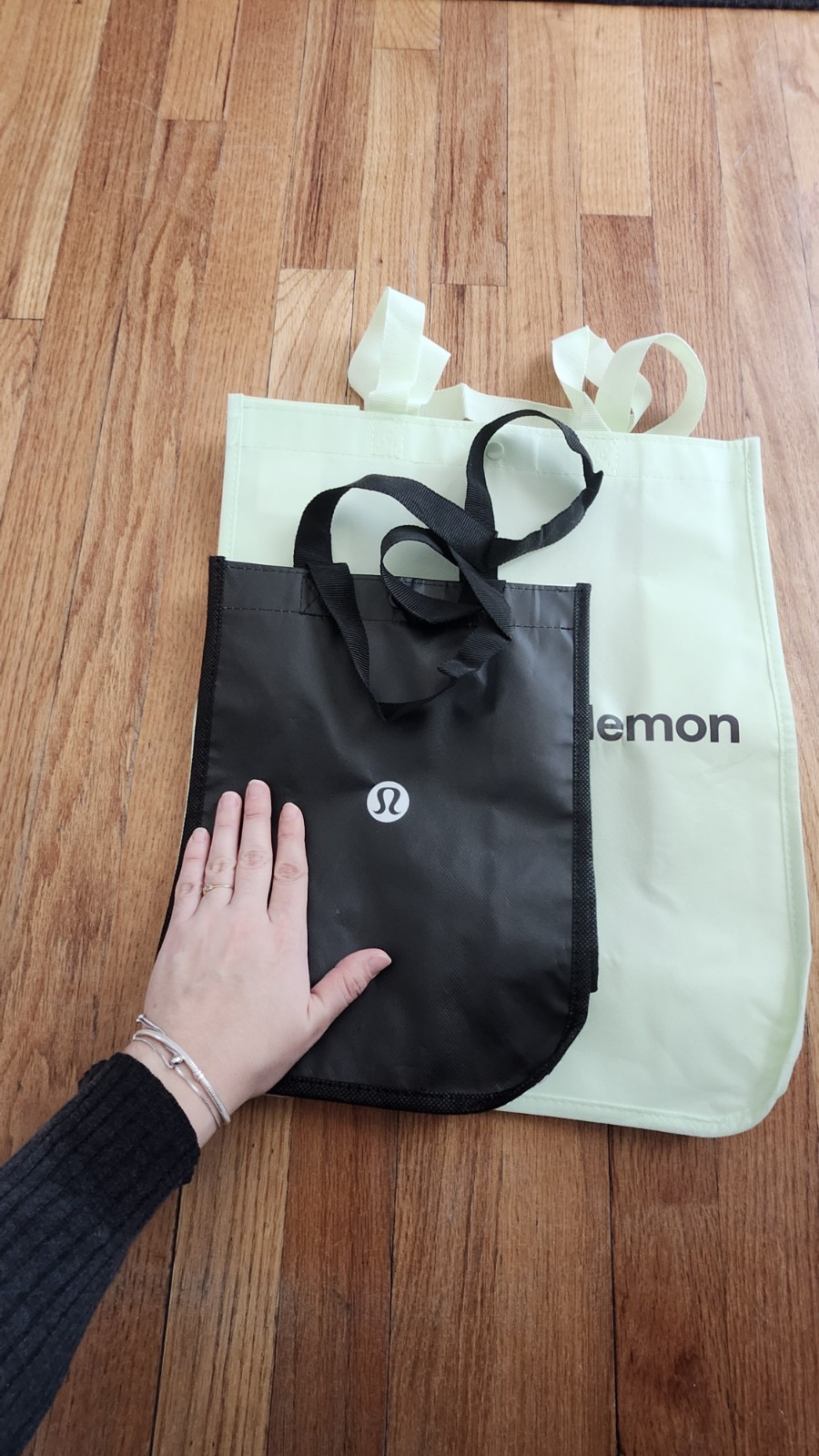 Lululemon Reusable Shopping Bags Color Black And Light Green