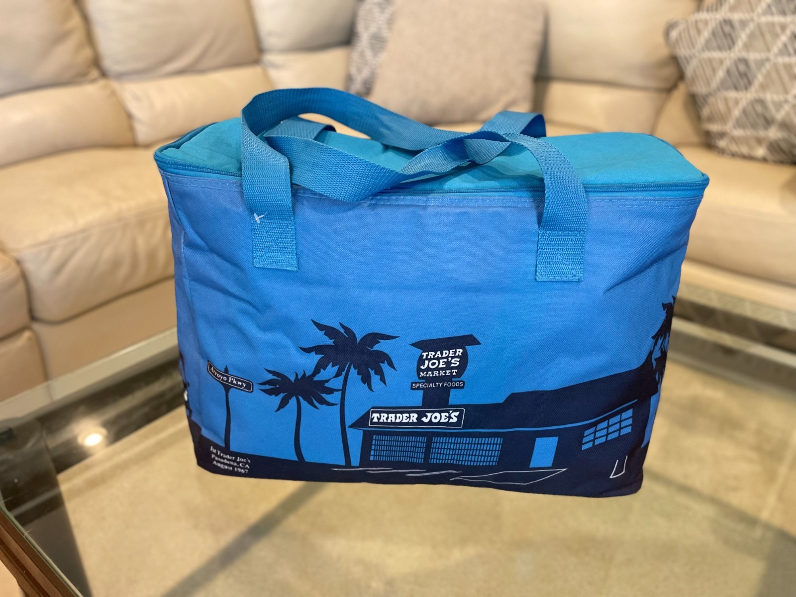 Trader Joe’s Insulated Cooler Bag Pasadena CA Blue Graphic Tote