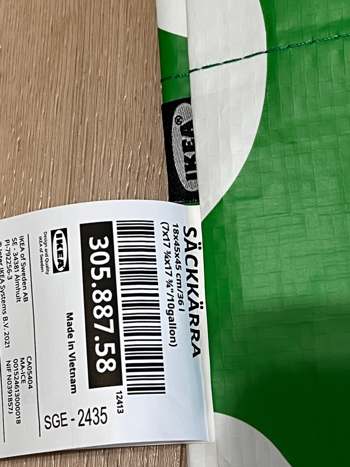 Ikea SACKKARRA Shopping Bag Tote Green White Polka Dot Dotted 10 gal 305.887.58