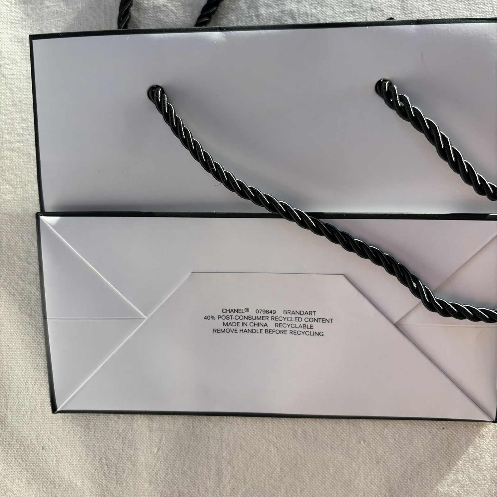 CHANEL 4.5” x 5.5” X 2.5” – Authentic Paper Gift/Shopping Bag Mini Tote White