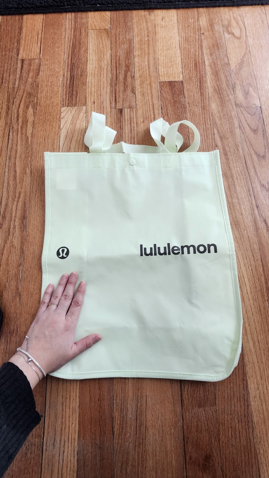 Lululemon Reusable Shopping Bags Color Black And Light Green