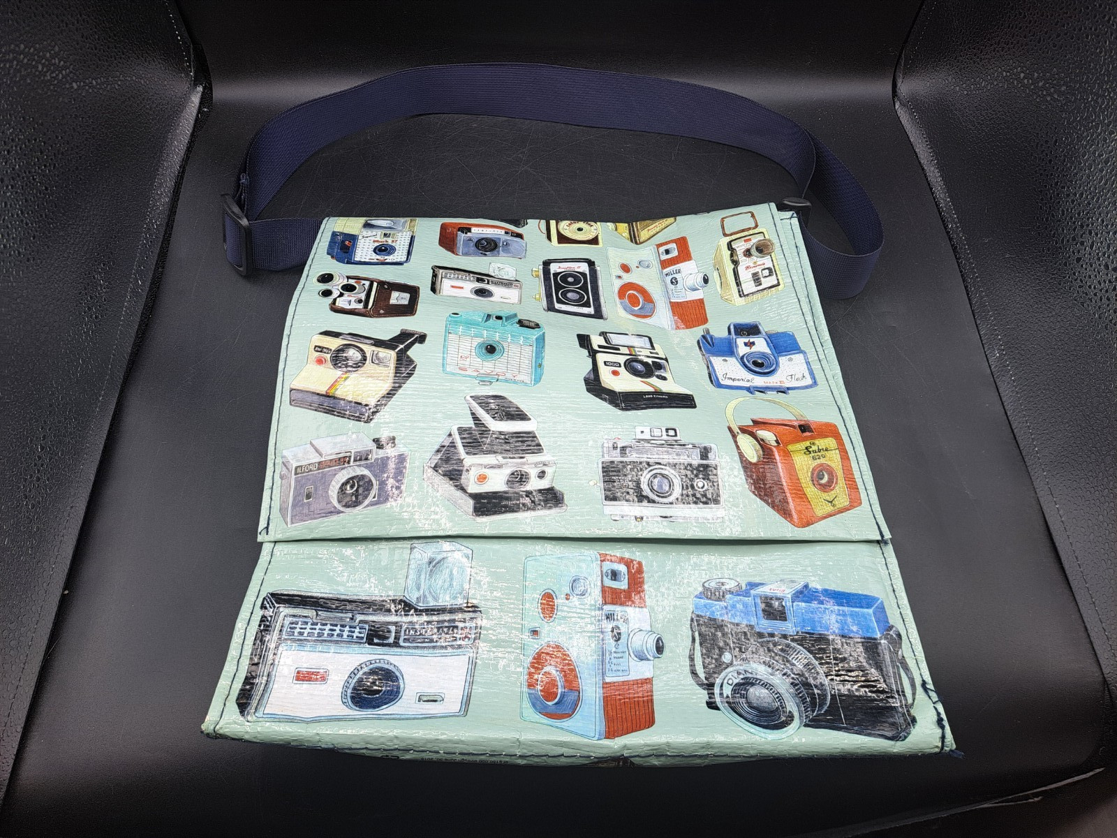 Blue Q: Vintage & Antique Analog Camera Design Reusable Bag (13″ x 11″)