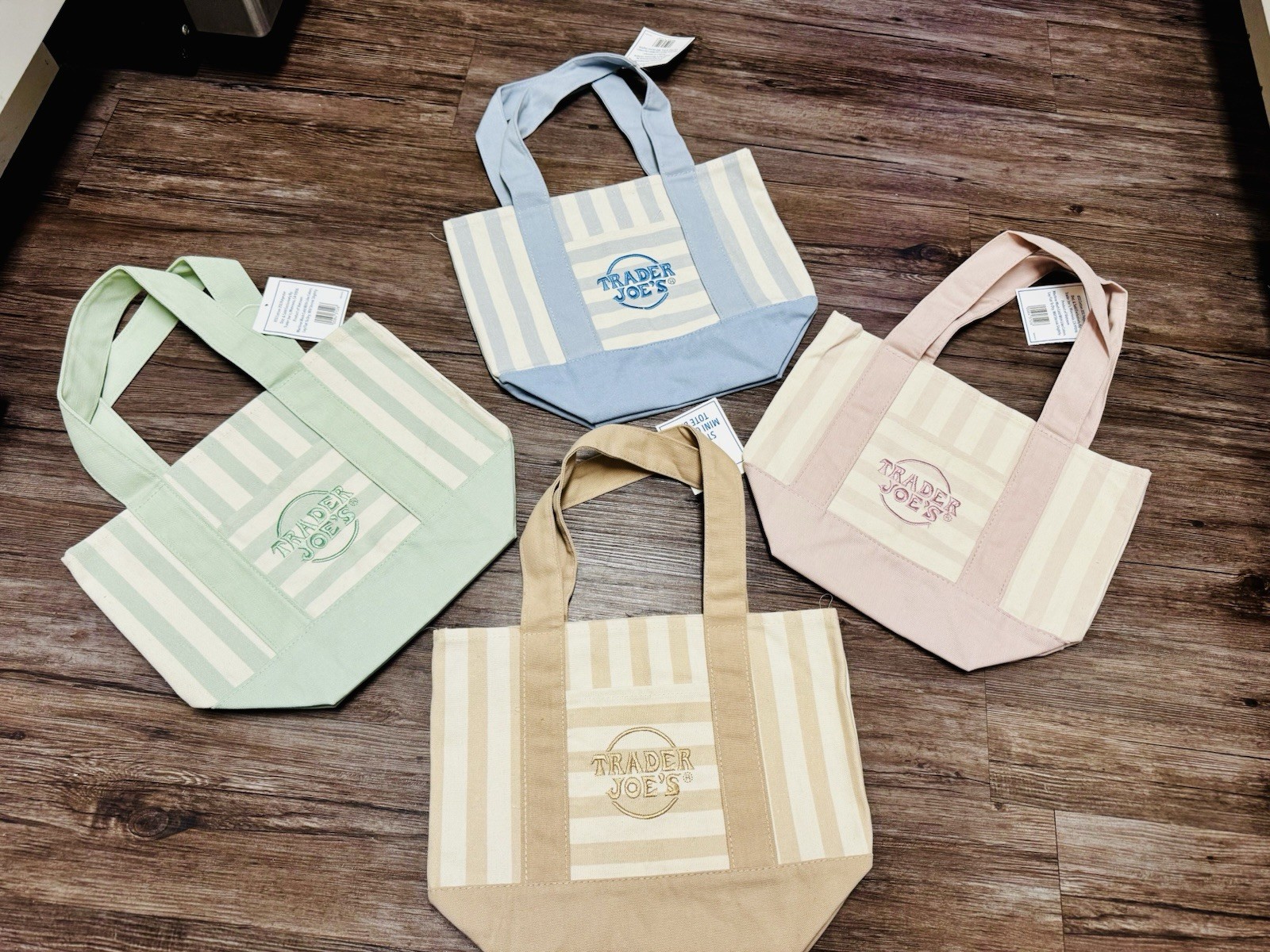 Trader Joe’s Striped Reusable Tote Shopping Bags Lot of 4 Multicolor 10x10x6