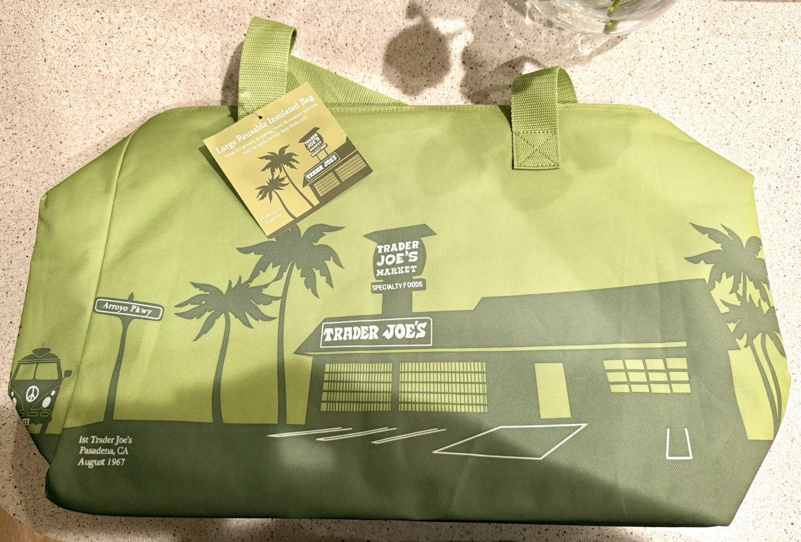 Trader Joe’s – Large Insulated Tote Bag – Avocado Green – 19″ x 13″ x 6″ – 8 Gal