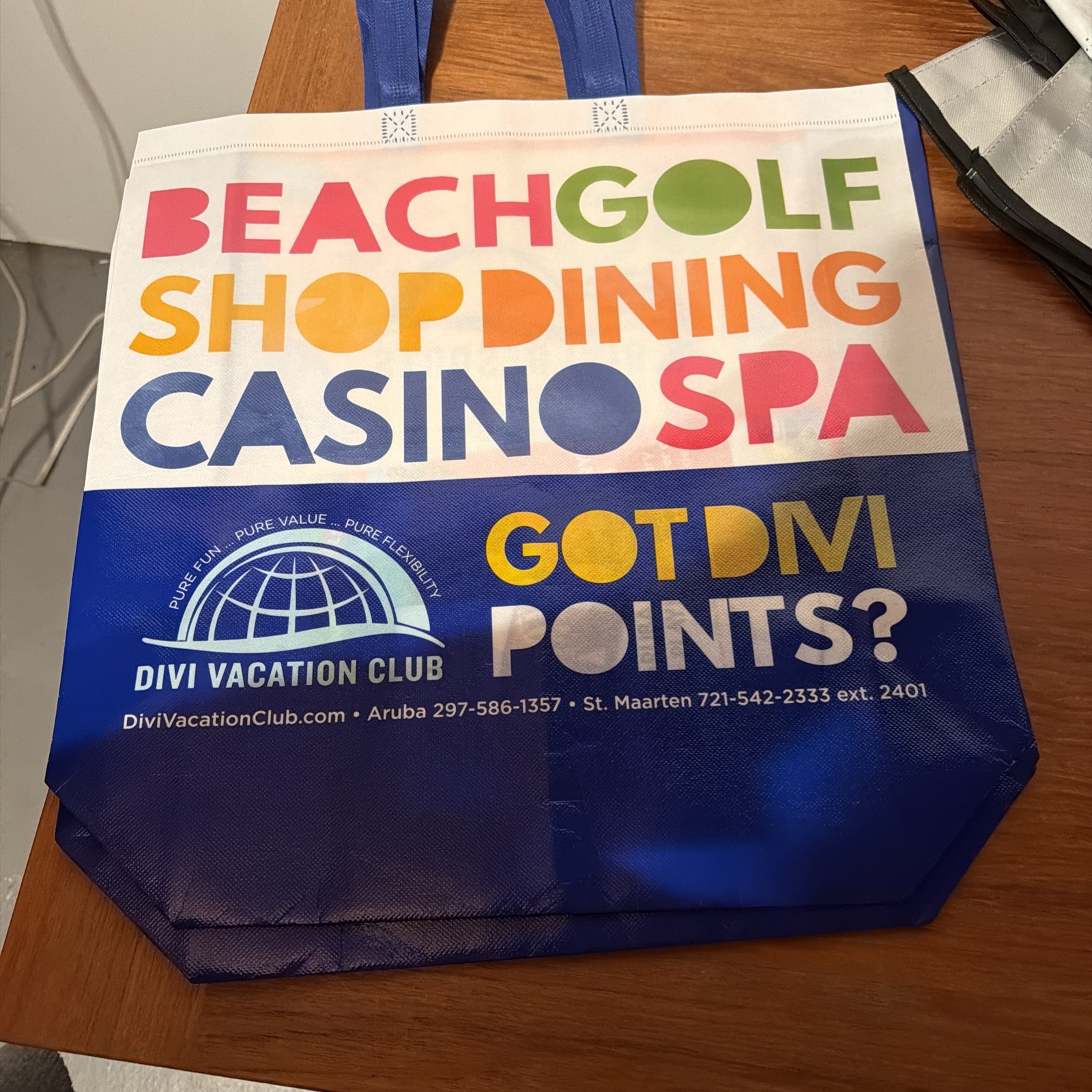 New Plastic Bags Totes Heavy Duty Fabric Handles Shopping Beach Pool Lot Of 7