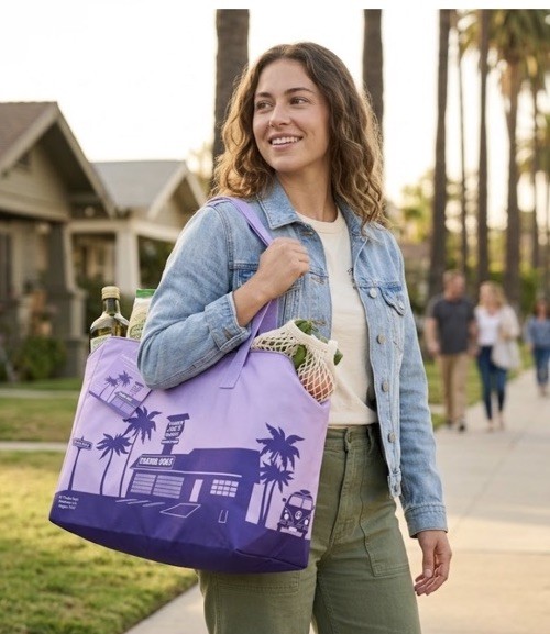 Trader Joe’s Purple LARGE TOTE INSULATED Cooler Travel Shopping Beach Bag, NEW