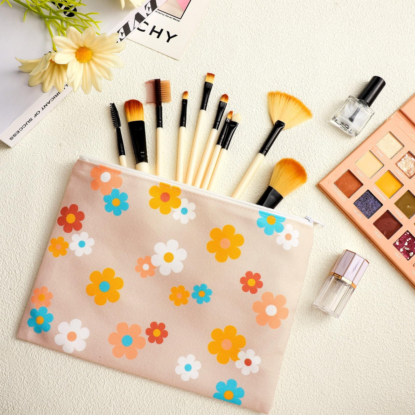 Kajaia 12 Pcs Daisy Canvas Makeup Bags Bulk, Flower as the pictures shown