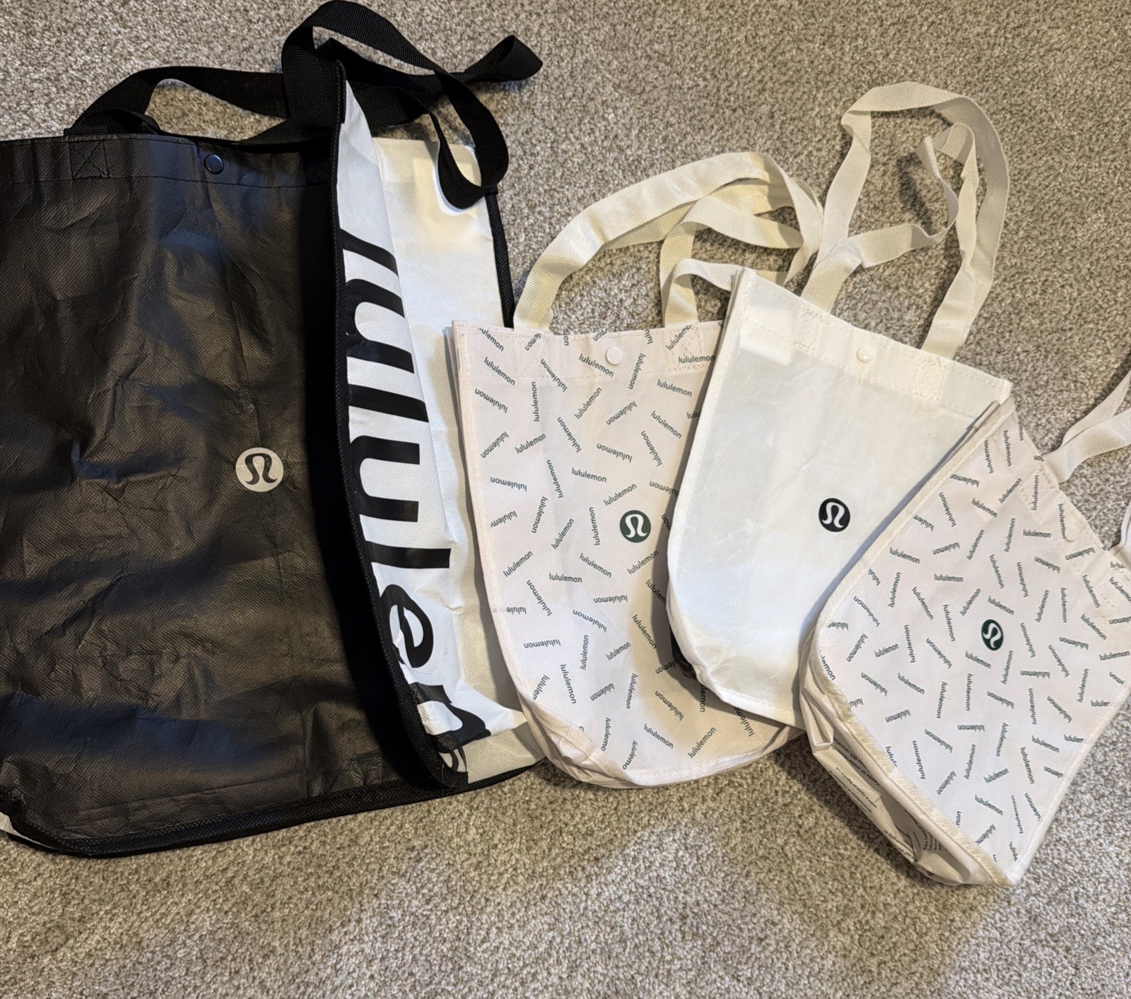 lululemon Reusable Shopper Tote Bag Bundle – Set of 4 – 1 LG Black- 3 Small