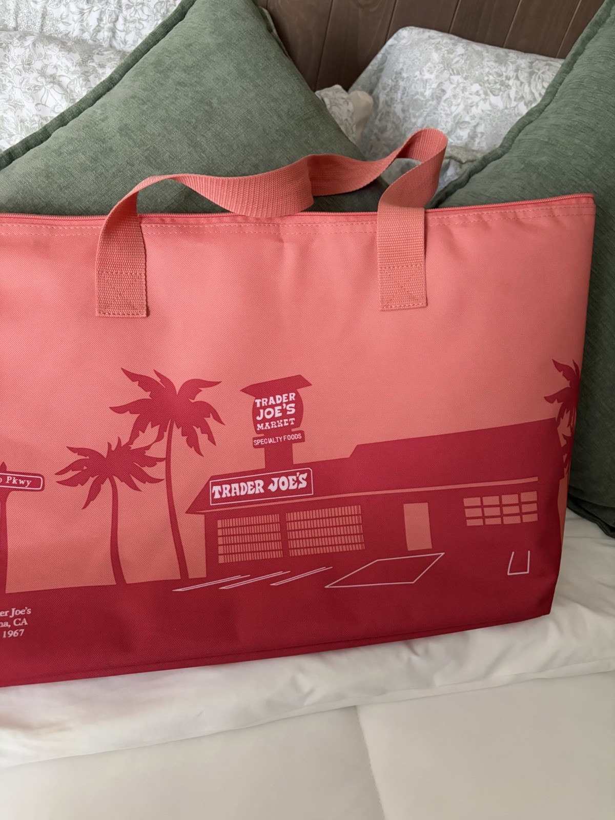 Trader Joe’s Reusable Shopping Tote Bag Pink/Red Large 18x12x16 Double Handles
