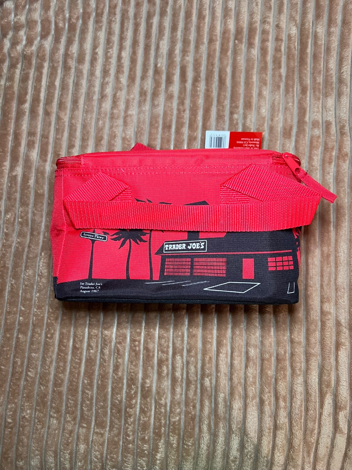 Set of 2 Trader Joe’s Mini Insulated Bag (Green and Red)