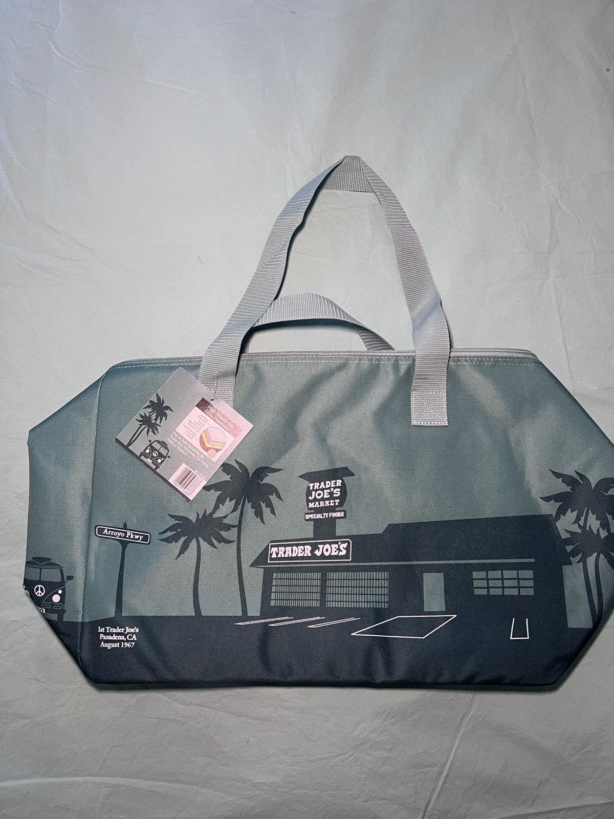 Trader Joe’s 8 Gallon Green Reusable Bag Cooler Large Insulated Tote NWT outdoor