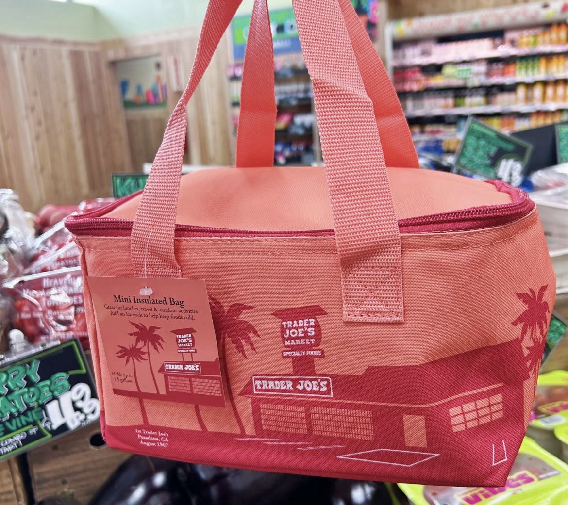 🩷 Trader Joe’s Mini Insulated Reusable Tote Bag Peach Color New Pink