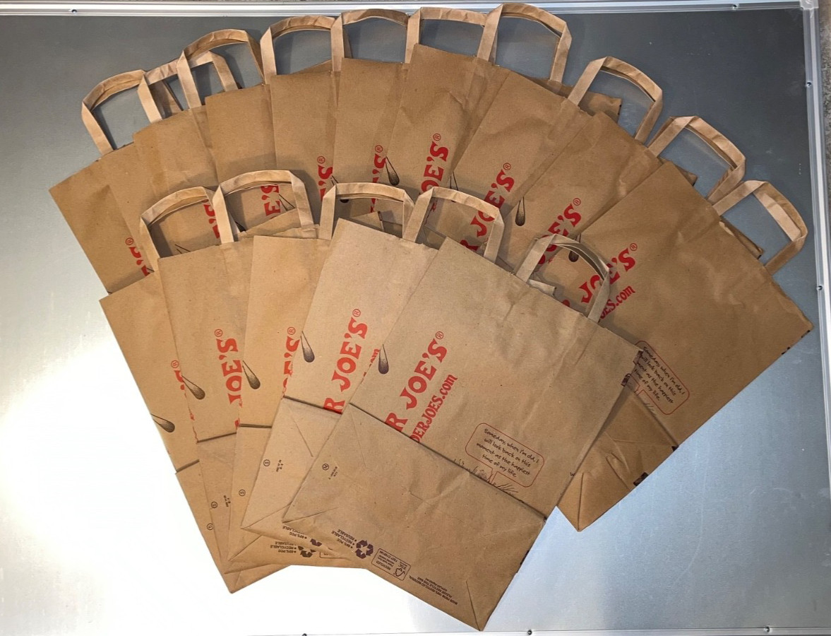 15 TRADER JOE’S BROWN PAPER GROCERY SHOPPING BAGS Size 20″ inch handles reusable