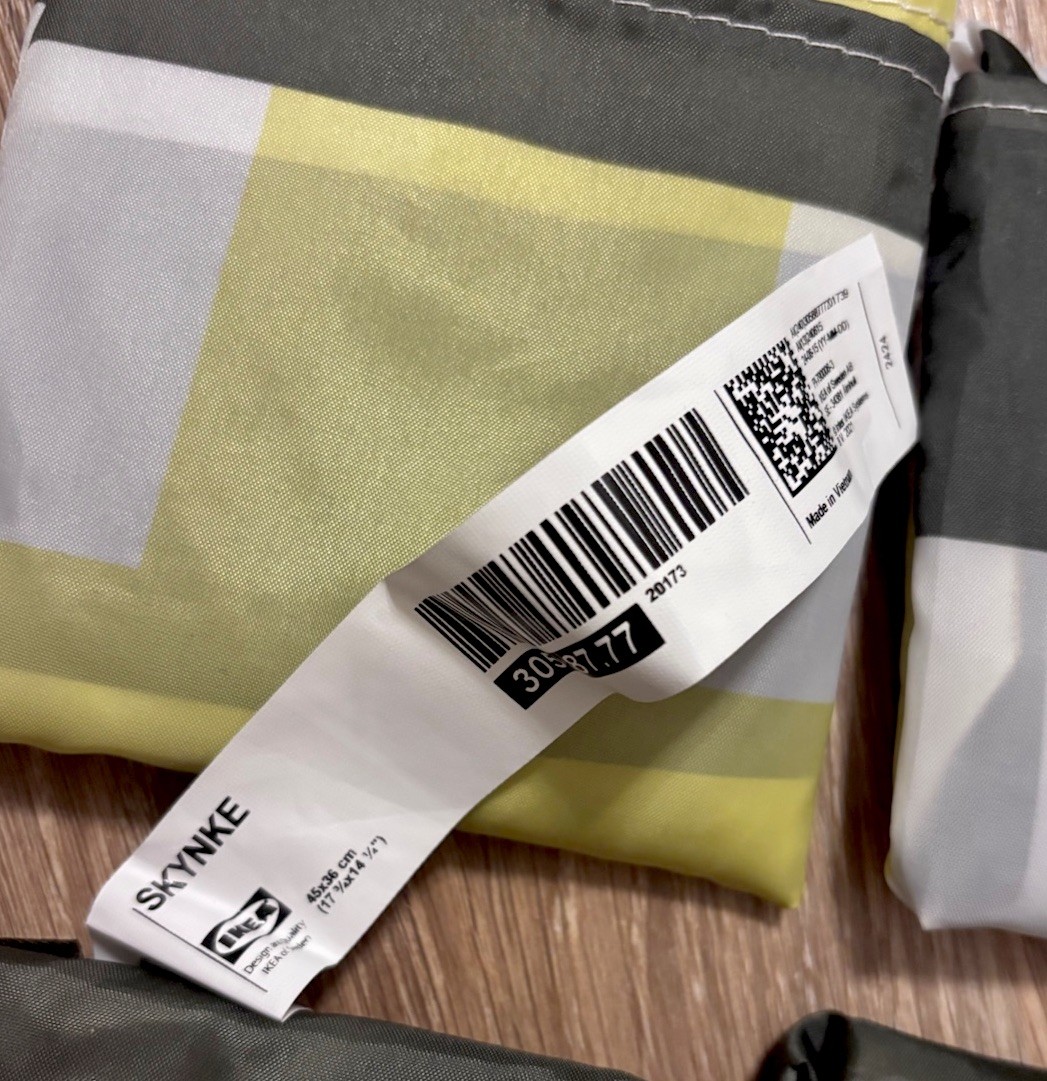 IKEA Skynke White/Multicolor Folds Into It’s Pocket Shopping Tote Bag Set Of 4