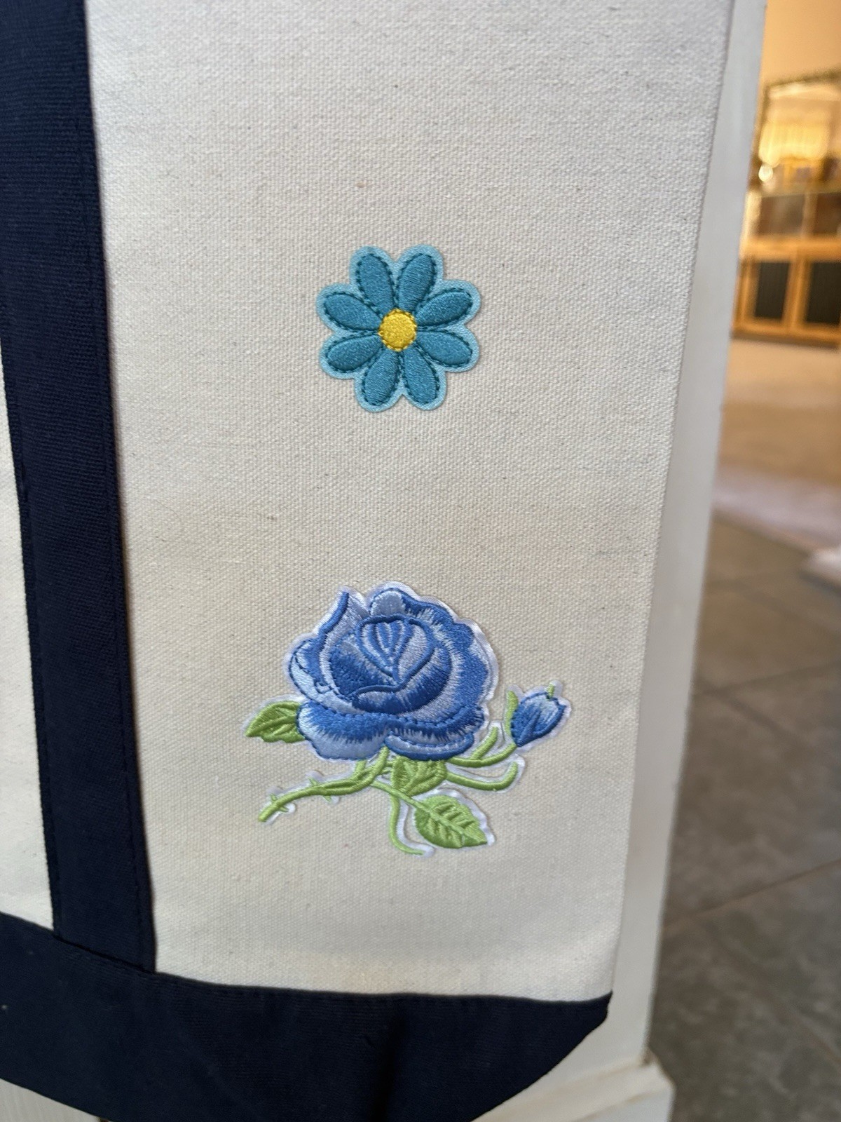 Trader Joe’s Embroidery Special 4 Roses 4 Flowers Large Eco Shopping Bag