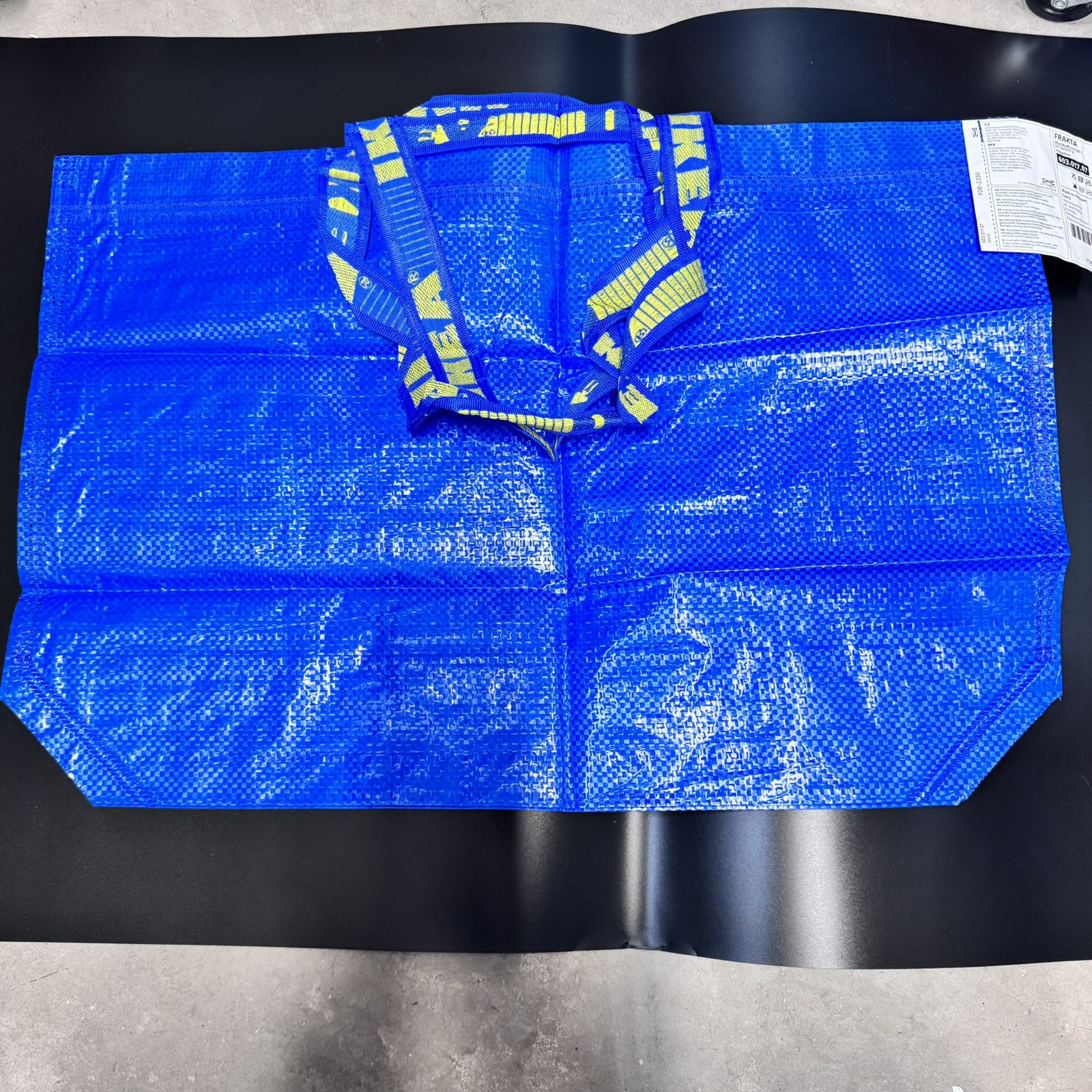 IKEA FRAKTA Medium Blue Shopping Bag – 2 count – size 10 Gallon 17 ¾x7x17 ¾ New