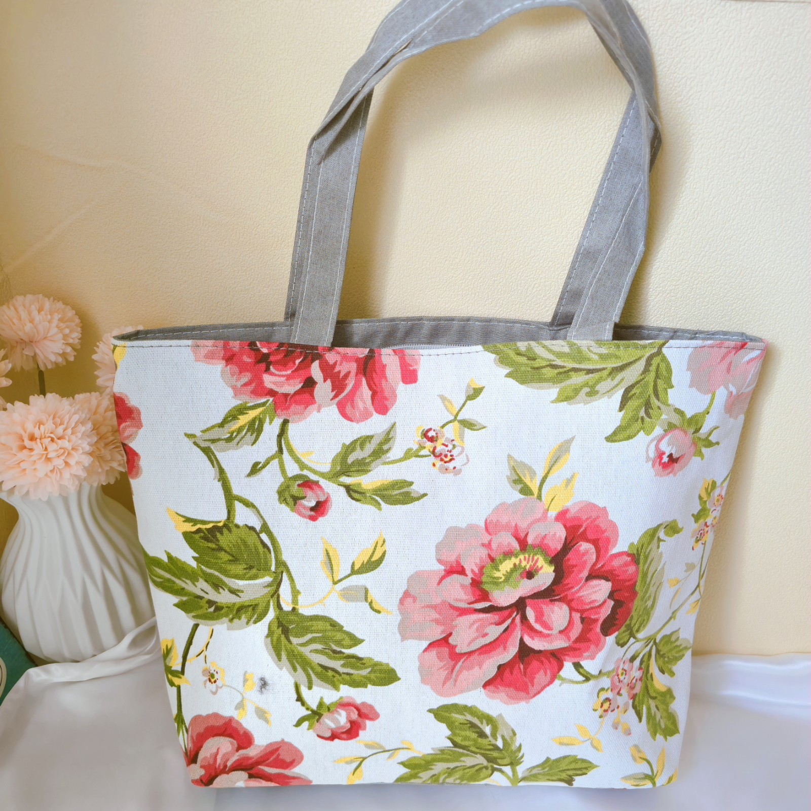 Reusable Tote Bag Floral Pink/Green/White Print Multicolor/Gray Handles