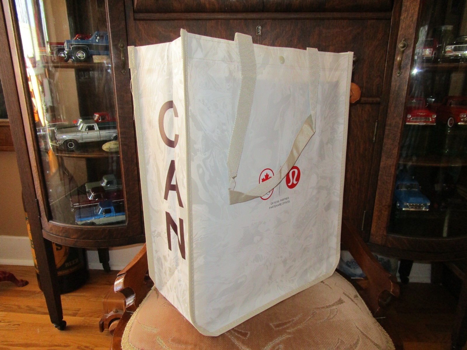 10 LARGE LULULEMON WHITE TEAM CANADA REUSABLE SHOPPING GYM GROCERIES BAGS-NEW