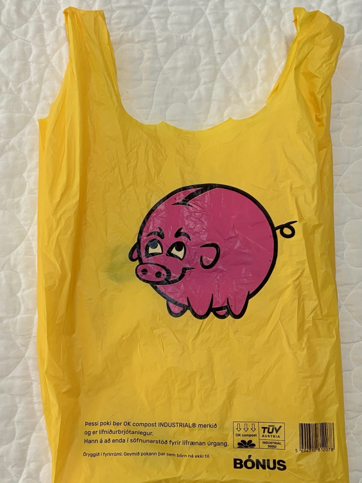Bónus Yellow Reusable Shopping Bag with Pig Design