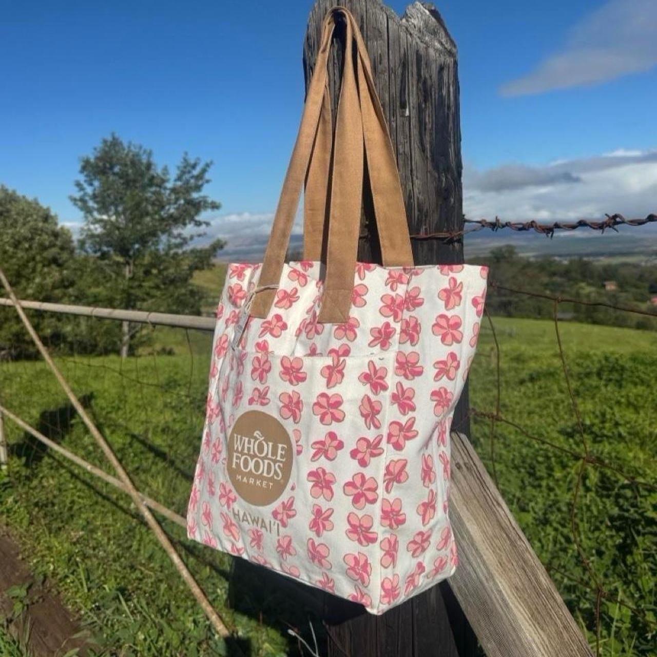 NWT Whole Foods Tag Aloha Pink Plumeria Hawaii Exclusive Large Shopping Tote Bag