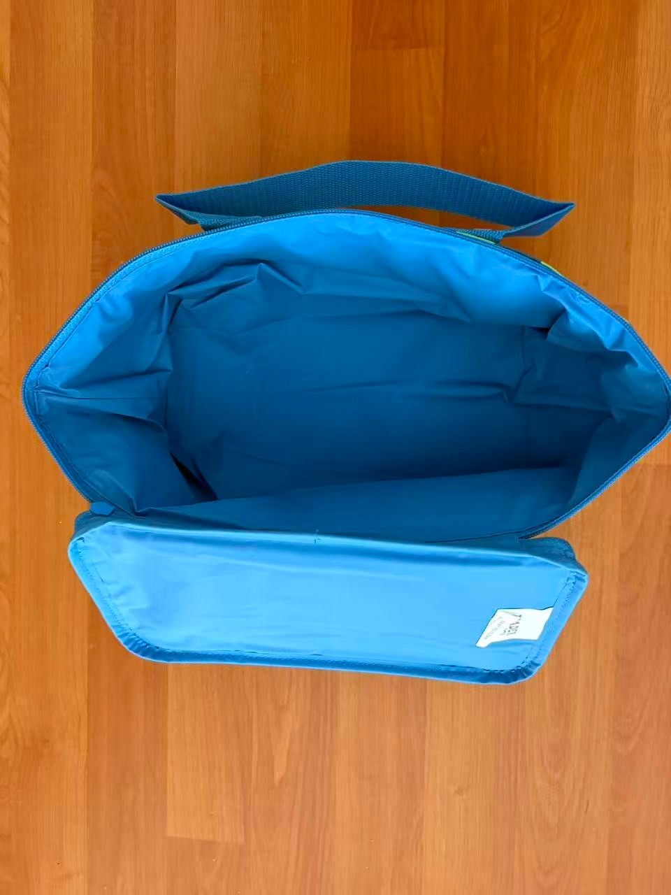 NWT Trader Joe’s 2026 Mini Insulated Tote Bag 1.5 Gallon Set Of 6 IN HAND